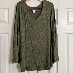 Ava & Viv Forest Green Long Sleeve V-Neck Top